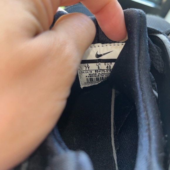 Youth Black Huarache sneakers - Picture 2 of 7